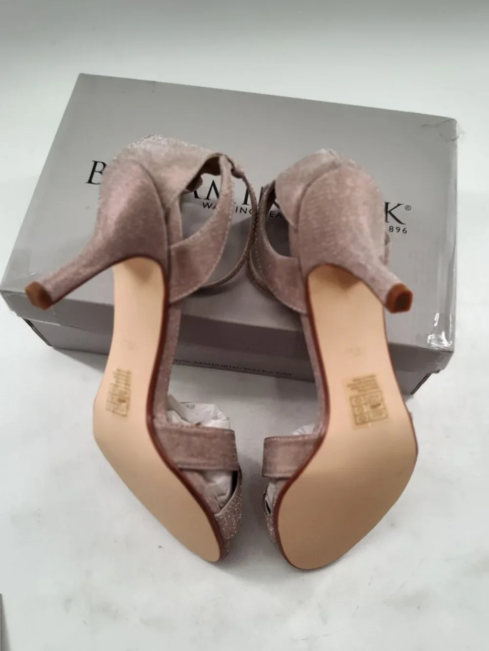 Women's Benjamin Walk Freya Ankle Strap Heeled Open Toe Sandal Size 10M PA#678
